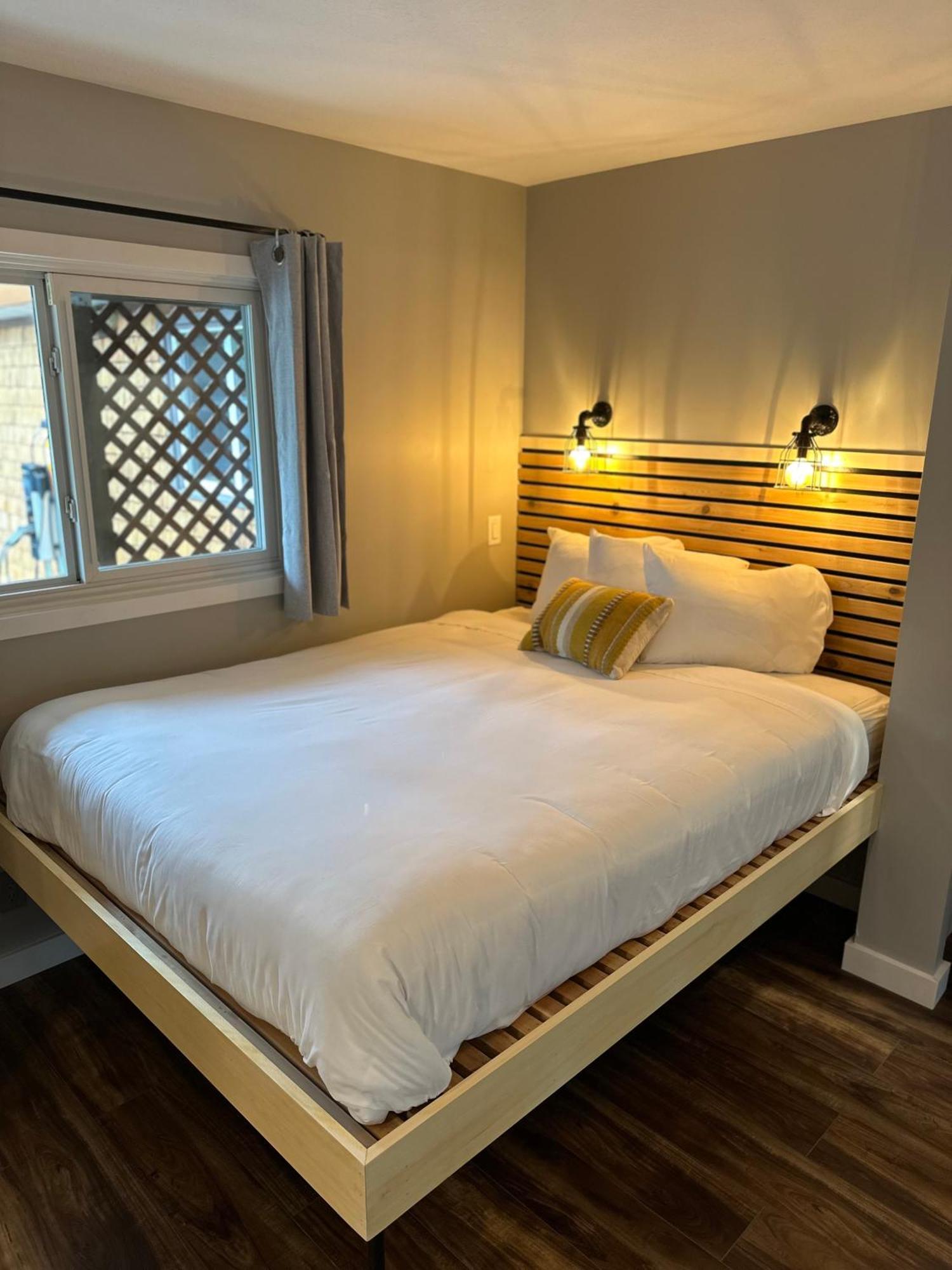 North Coast Place Marquette Bilik gambar